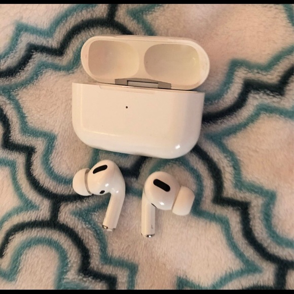 Apple airpods 2.0 - Picture 1 of 3